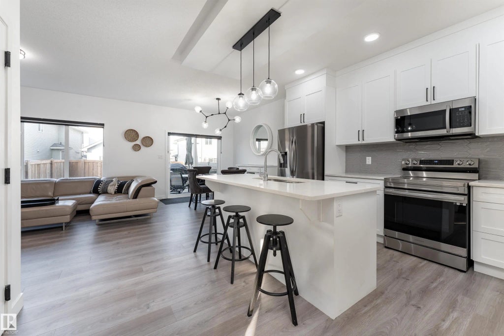 1758 Erker Way, Edmonton