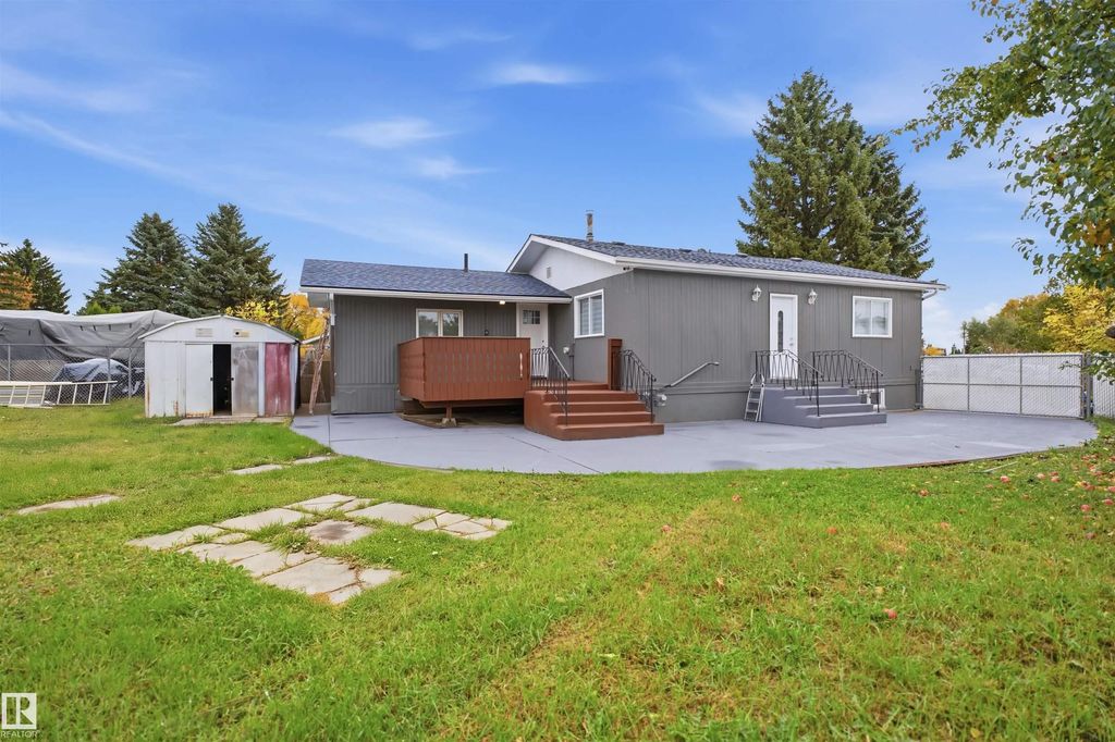 176 Lee Ridge Road, Edmonton