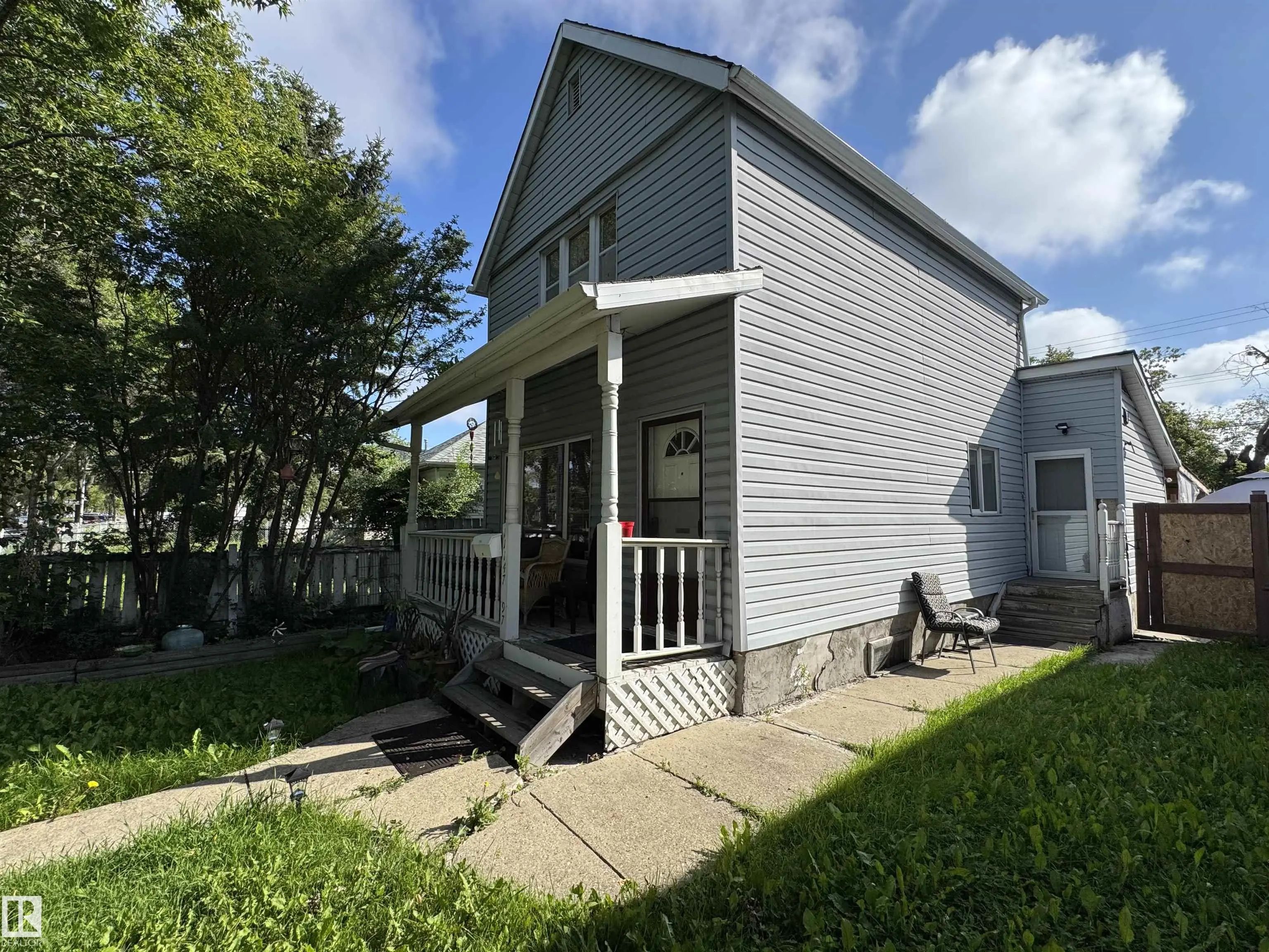 Single Family Home for Sale in Edmonton, AB