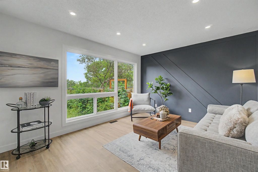 215 Grandin Village, St. Albert