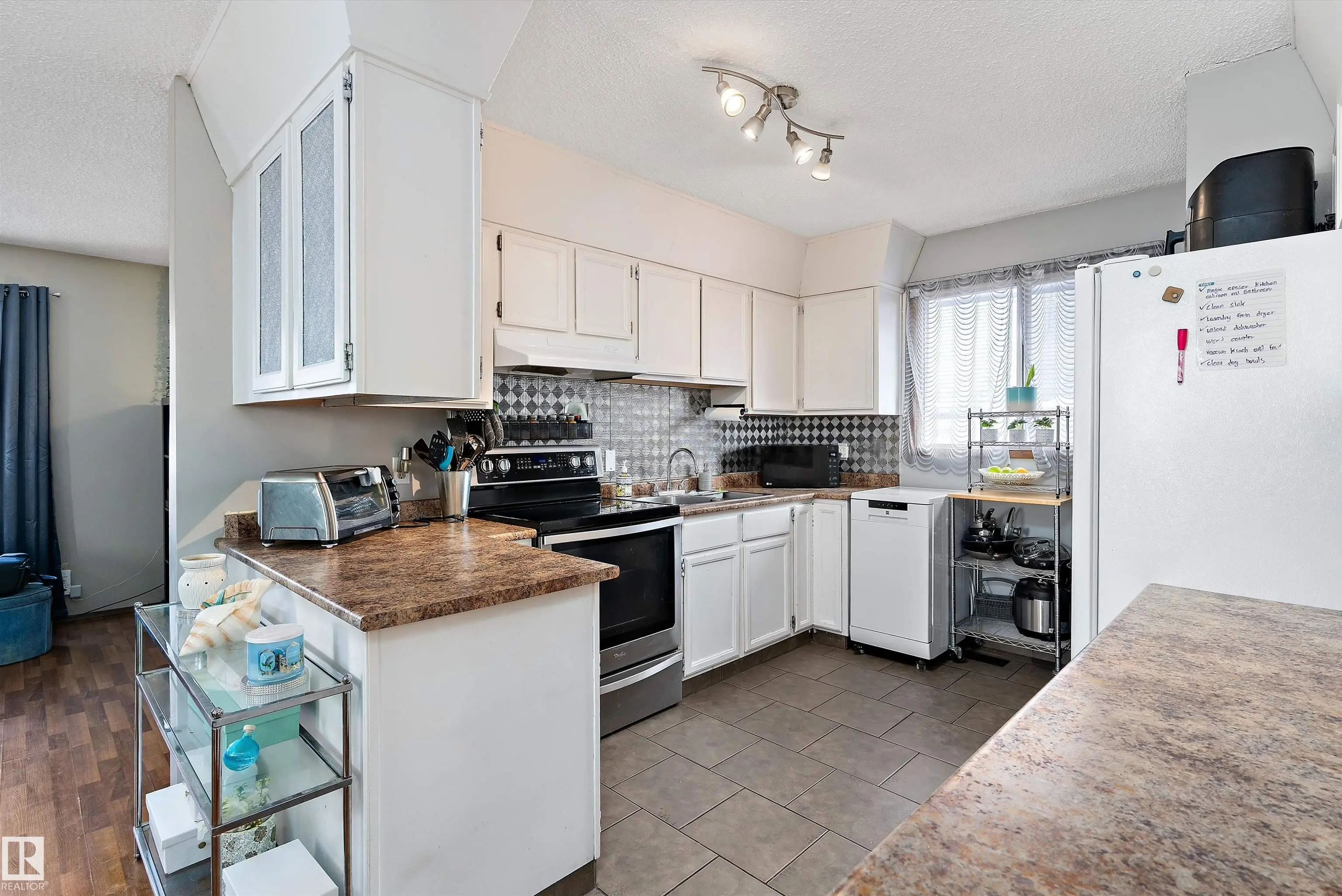 Photo for MLS®# E4488537 - home for sale at 12916 69 Street Northwest, Balwin, Edmonton AB