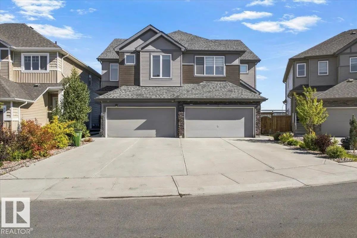 Photo for MLS®# E4509233 - home for sale at 974 Daniels Loop Southwest, Desrochers Area, Edmonton AB