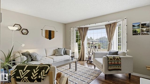 8230 71 Street Nw, Edmonton