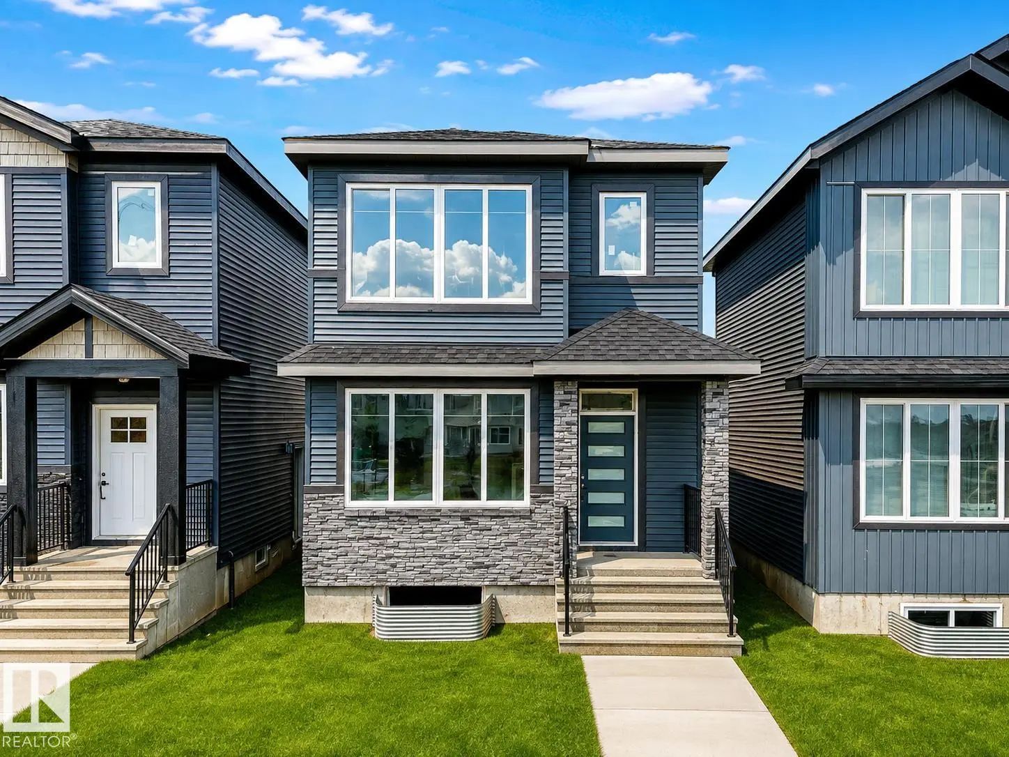 Photo for MLS®# E4506864 - home for sale at 510 Robinson Boulevard, Robinson, Leduc AB