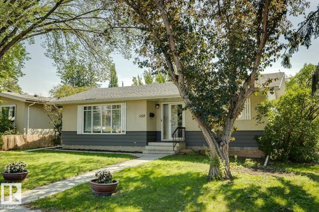 Single Family Home for Sale in Edmonton, AB