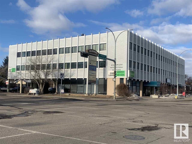 8702 Meadowlark Road, Edmonton