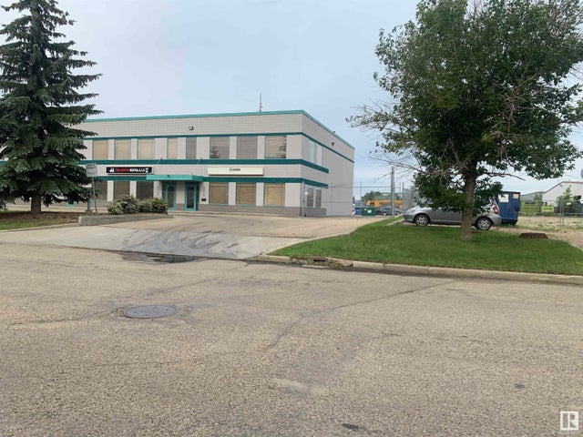 8216 43 Street Se, Edmonton