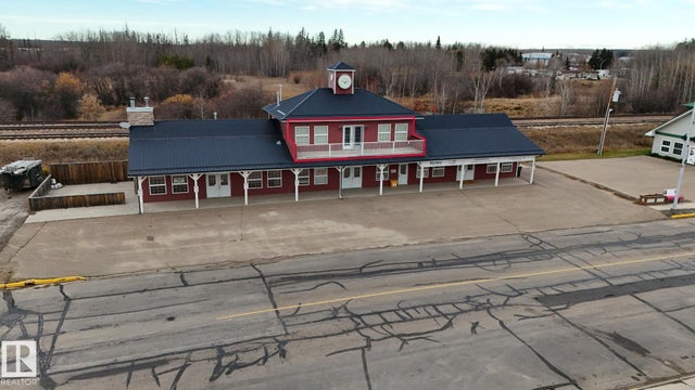 200 5020 Lac Ste Anne Trail, Onoway