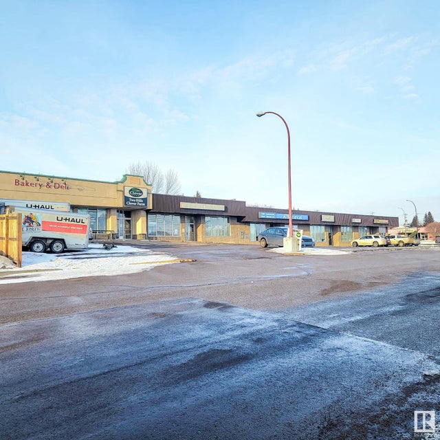 5002 5010 50 Avenue, Two Hills