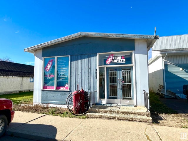 5052 50 Street, Waskatenau