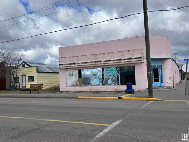 5004 50 Avenue, Elk Point