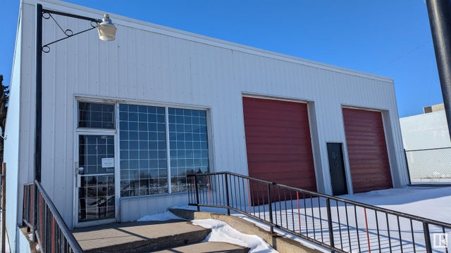 5106 & 5113 52 Avenue, Vegreville