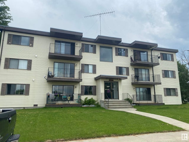 4931 50a Avenue, Entwistle