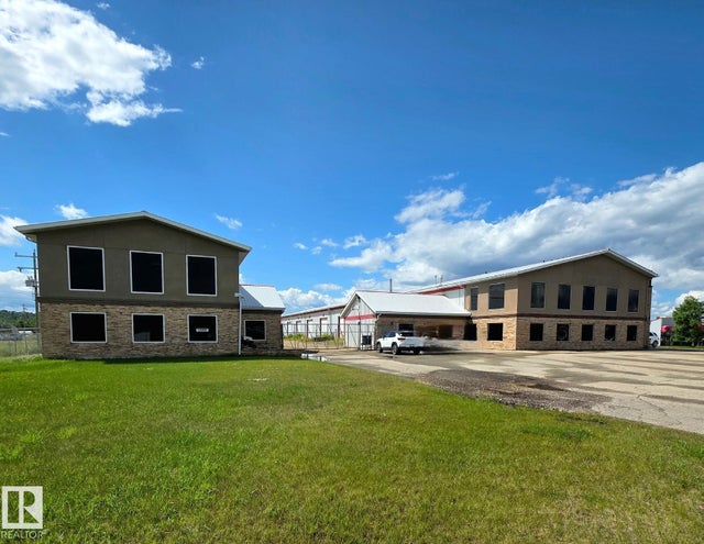 5012 Caxton Street, Whitecourt Airport