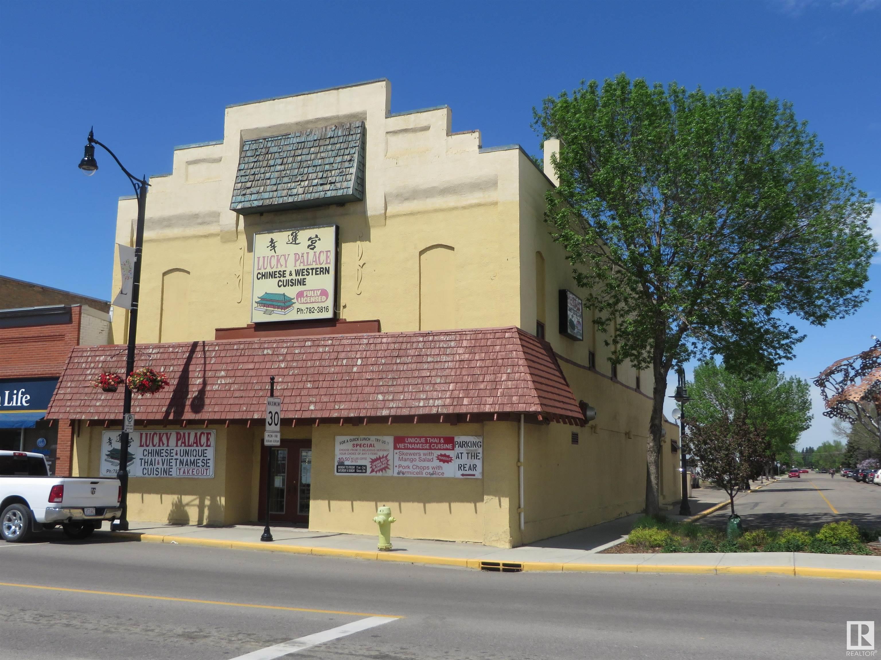 4902 50 Avenue, Lacombe