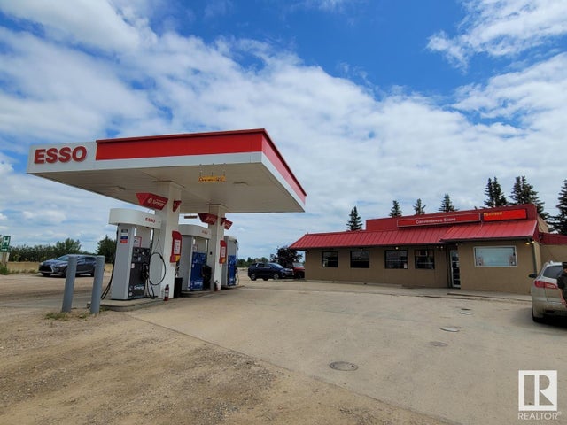 521 14 Avenue, Wainwright