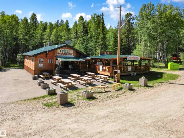 4836a 53 Avenue, Cynthia