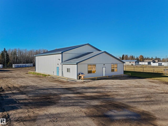 4401 51 Street, Entwistle