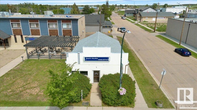 5002 50 Avenue, Gibbons