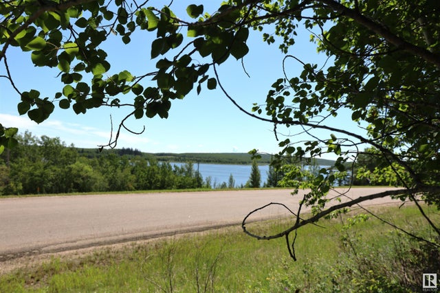 401 56410 Rng Rd 112, Rural St. Paul County