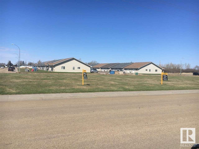 5938,5942 47 Street, Vegreville