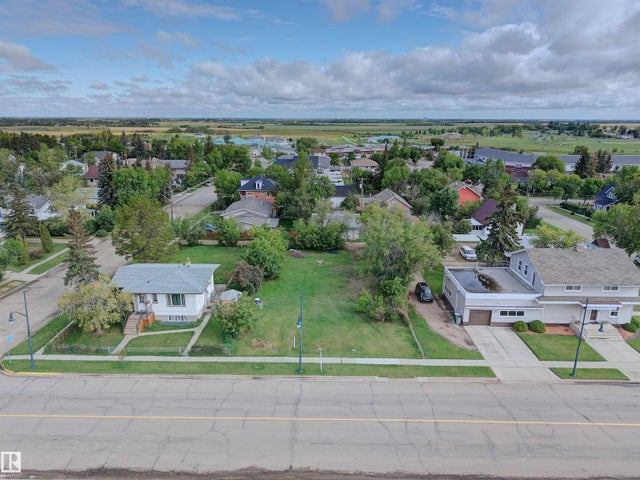 5212 50 Avenue, Lamont