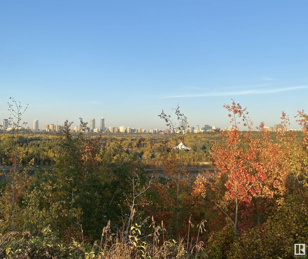 MLS® E4380479 14032 Valleyview Drive, Edmonton Single Family Home For