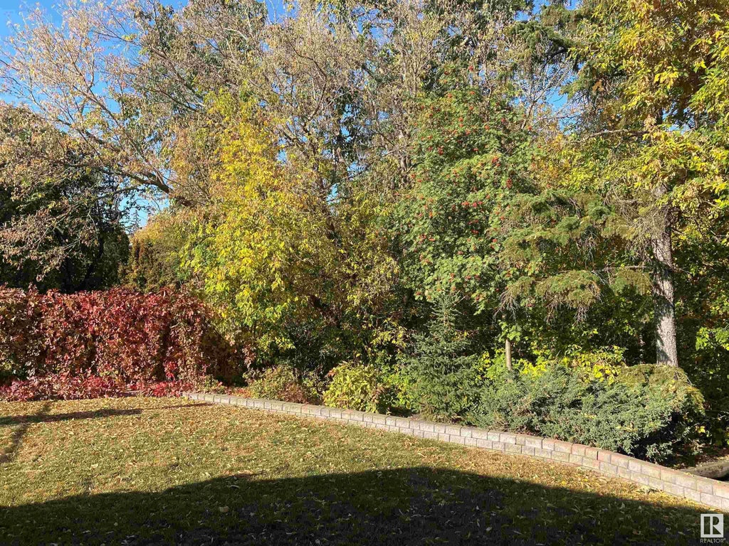 MLS® E4380479 14032 Valleyview Drive, Edmonton Single Family Home For