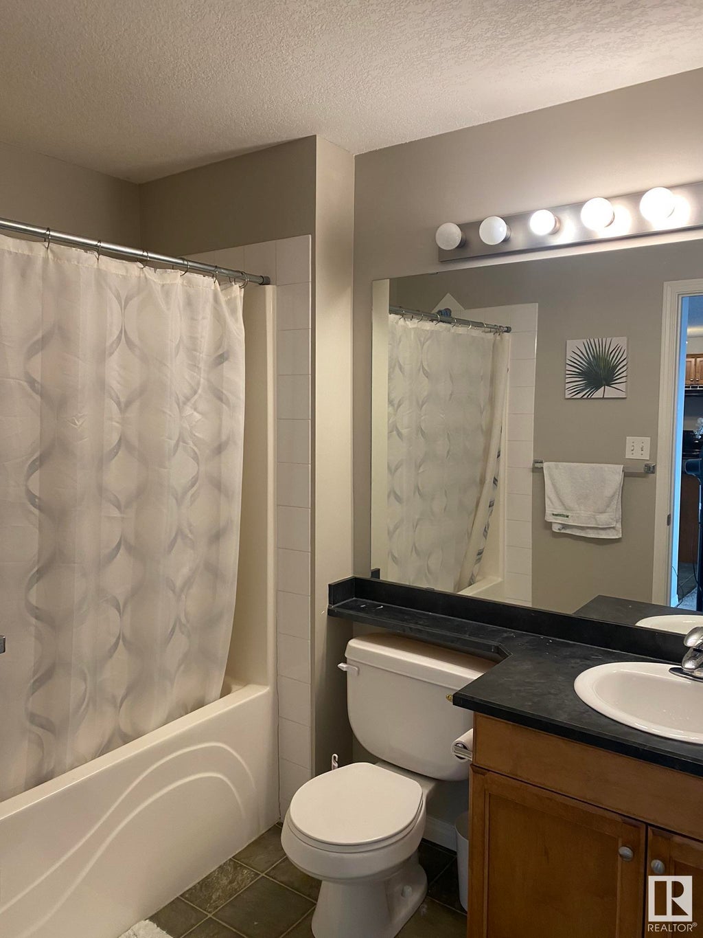 MLS® E4384544 320 Clareview Station Drive, Edmonton Condo / Townhouse For Sale 177,000