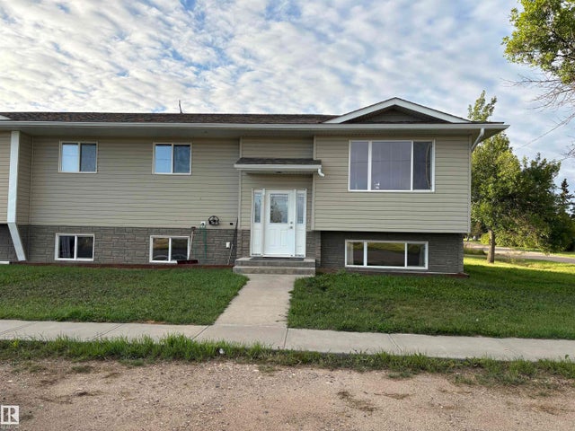 5302 Railway Avenue, Elk Point