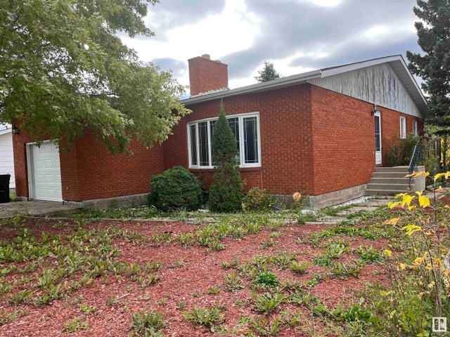 5013 56 Avenue, Elk Point