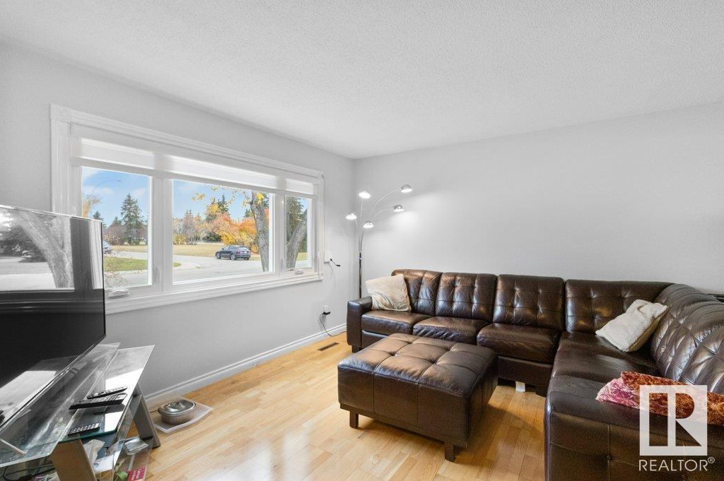 MLS® E4411041 3523 109 Street, Edmonton Single Family Home For Sale 439,900