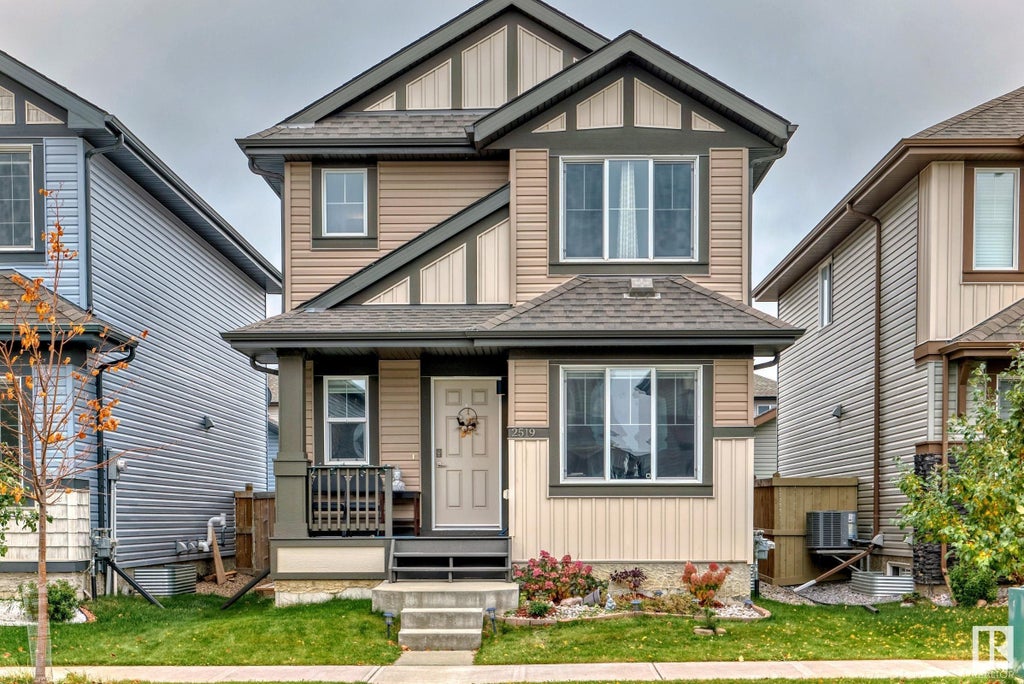 MLS® E4411471 2519 20 Avenue, Edmonton Single Family Home For Sale 499,000