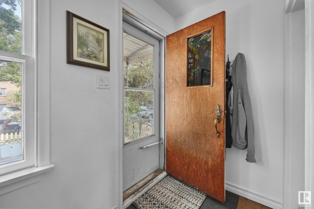 MLS® E4411508 9945 79 Avenue, Edmonton Single Family Home For Sale 448,000