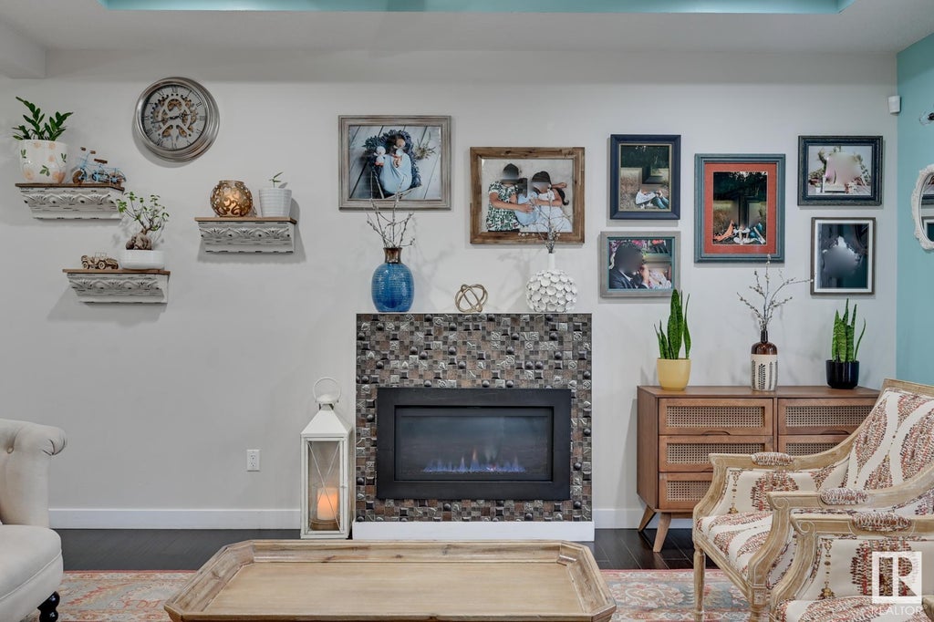 MLS® E4411551 2611 21 Avenue, Edmonton Single Family Home For Sale 584,900