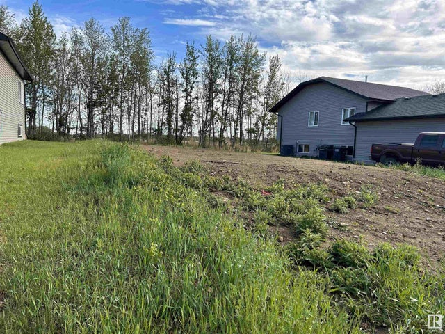 6111 53a Avenue, Redwater