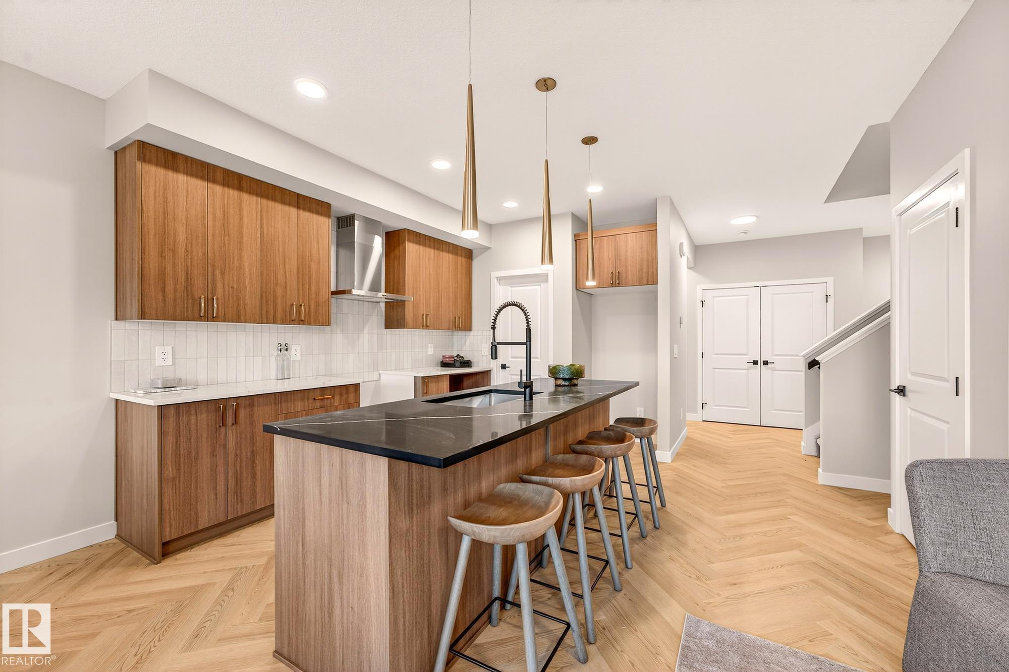 8207 Kiriak Loop, Edmonton