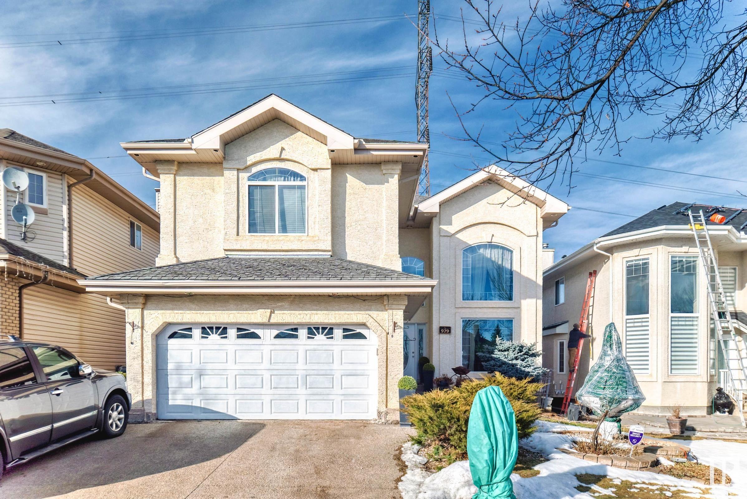 979 Hollingsworth Bend, Edmonton