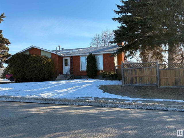 5021 56 Avenue, Elk Point