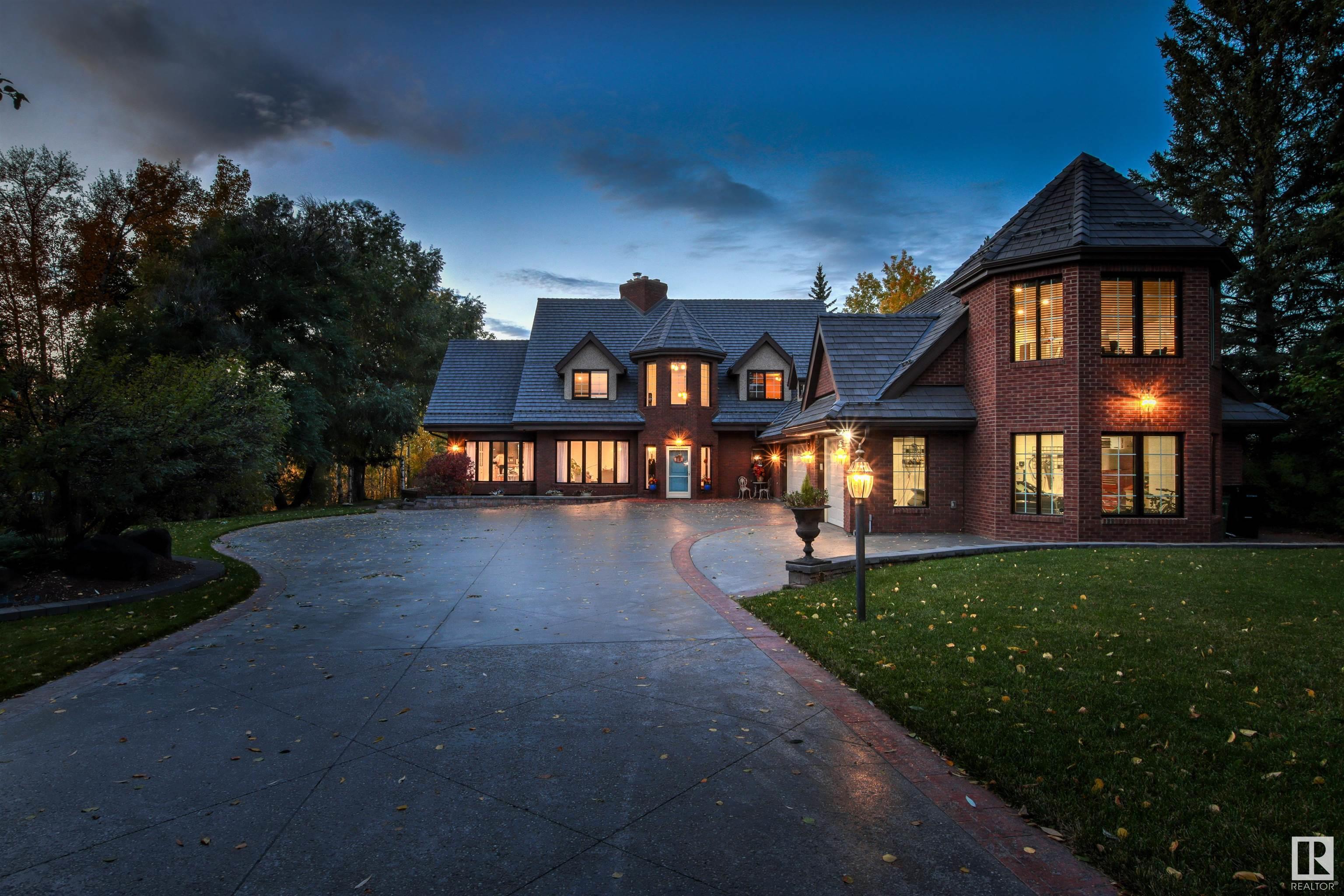 Photo for MLS®# E4424982 - home for sale at 116 Windermere Drive Northwest, Windermere, Edmonton AB