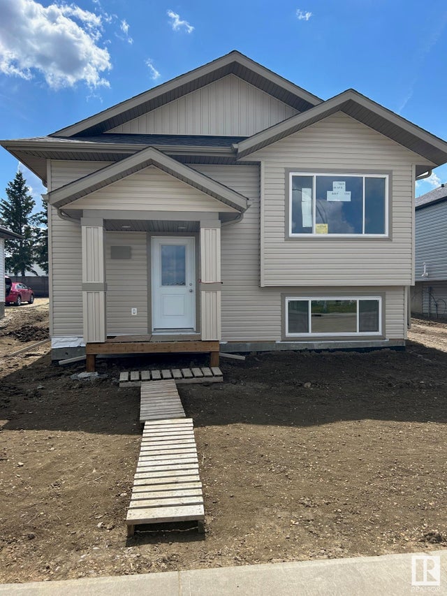 7413 44 Avenue, Camrose