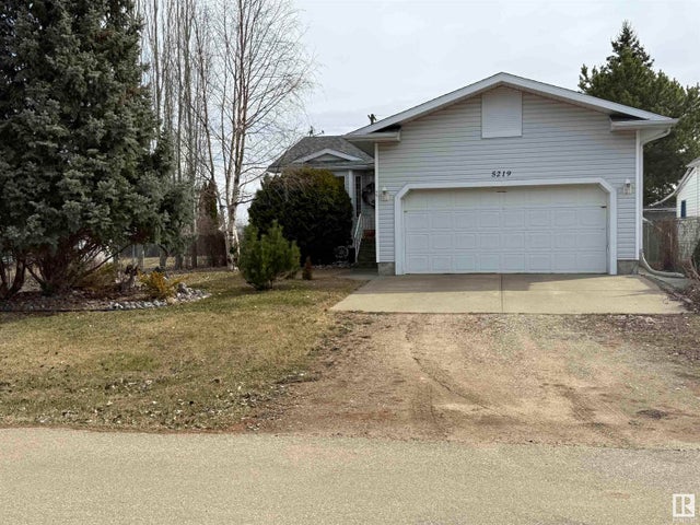 5219 49 Street, Waskatenau