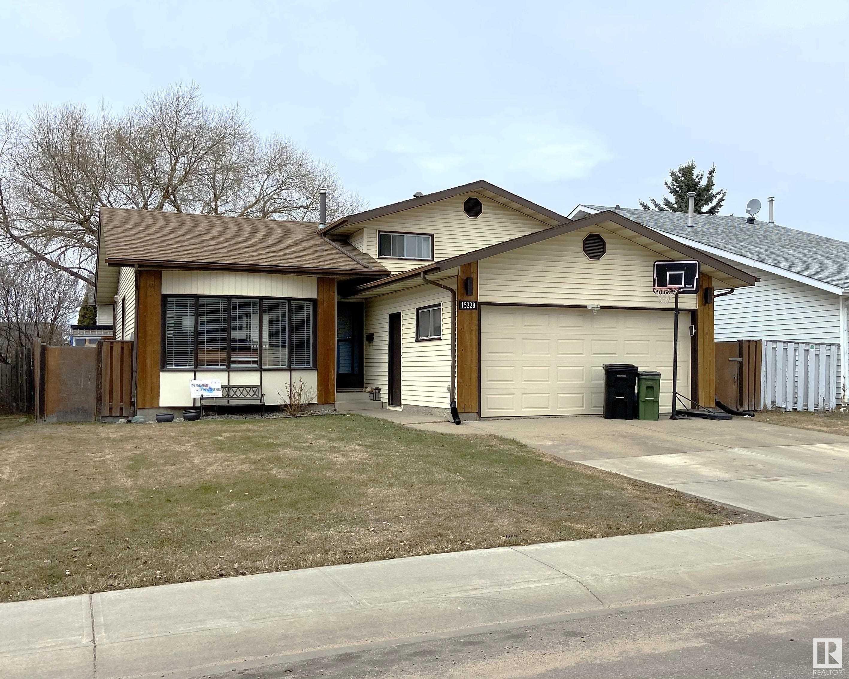 15228 71 Street, Edmonton