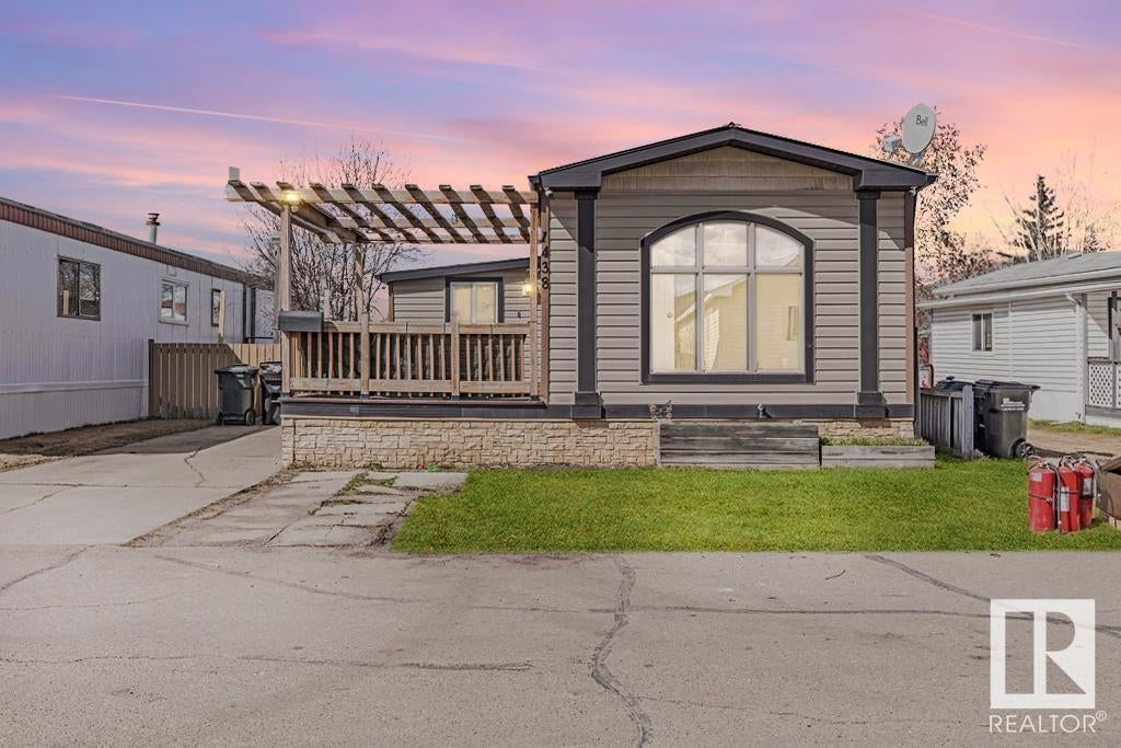 1438 Lakeland Village, Sherwood Park