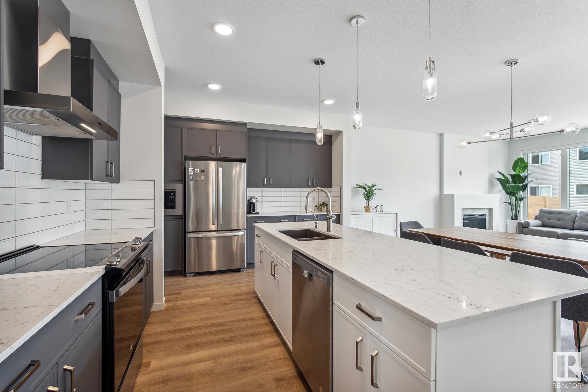 3474 Kulay Green Green, Edmonton