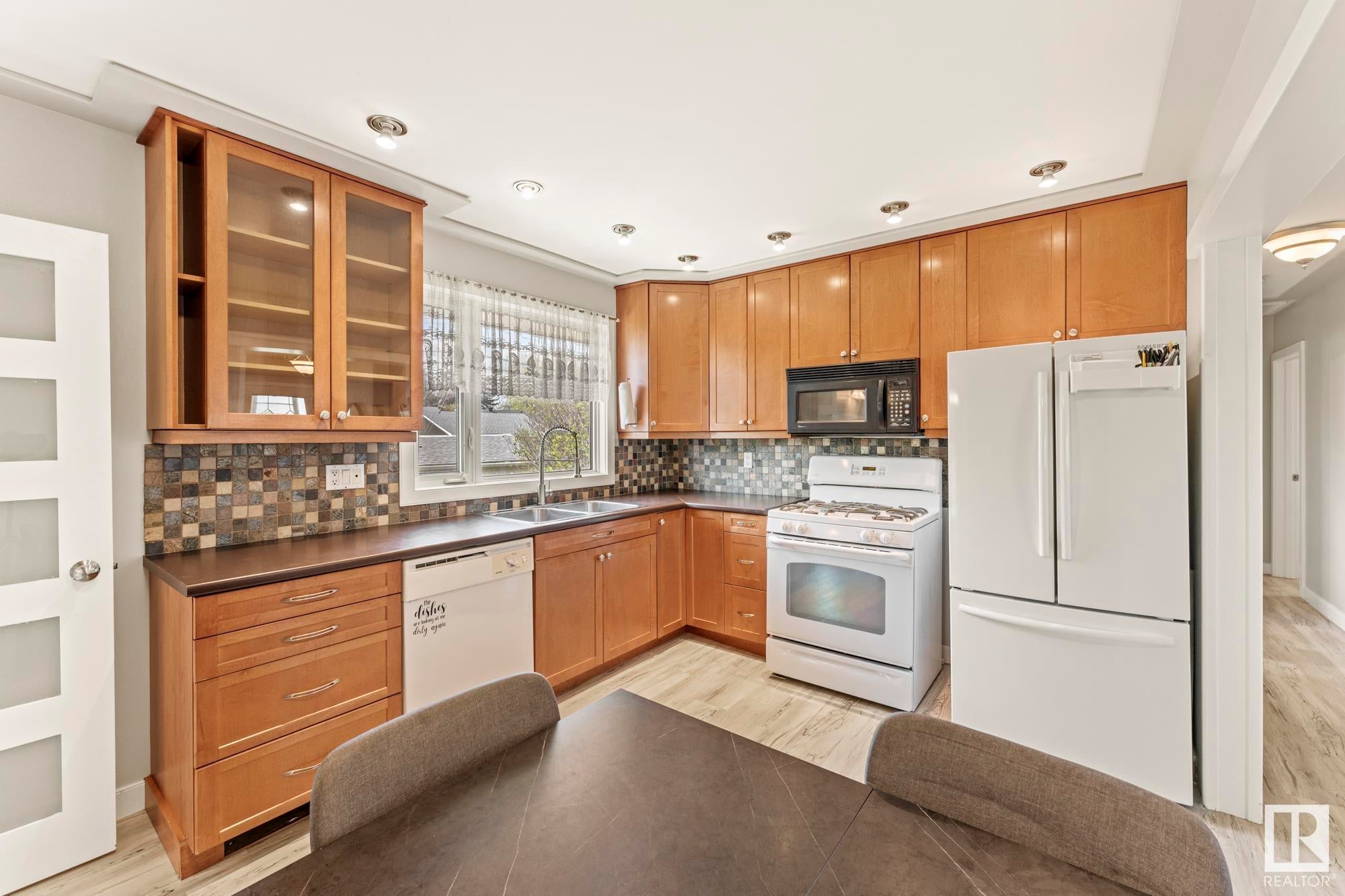 16427 105 Avenue, Edmonton
