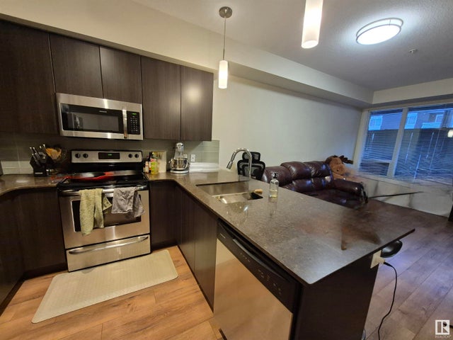 107 9907 91 Avenue Nw, Edmonton