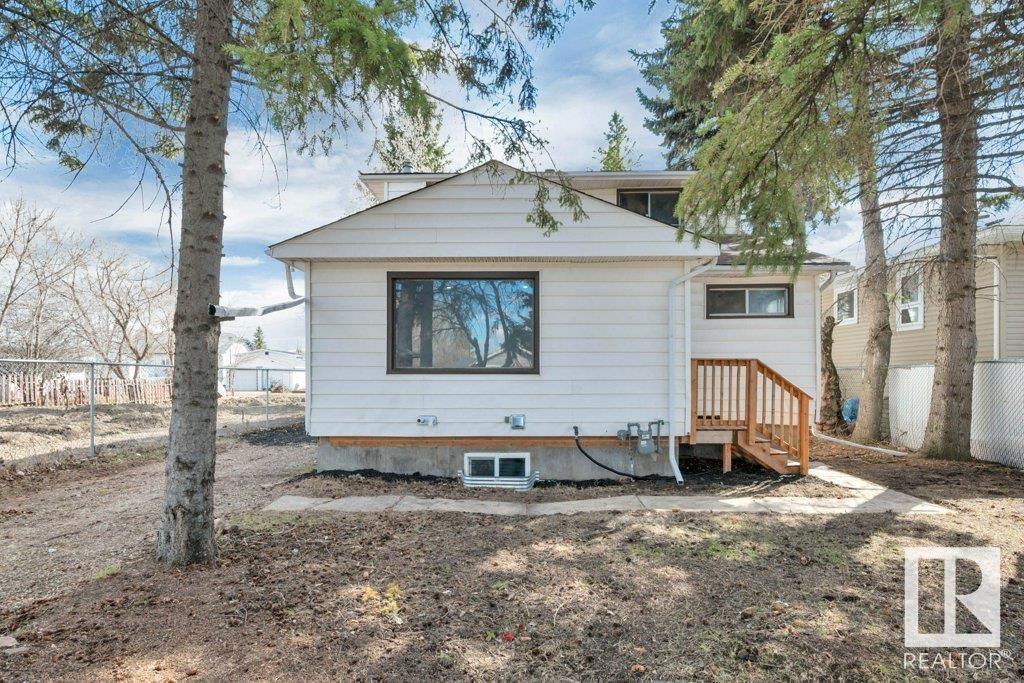 5017 46 Avenue, Calmar