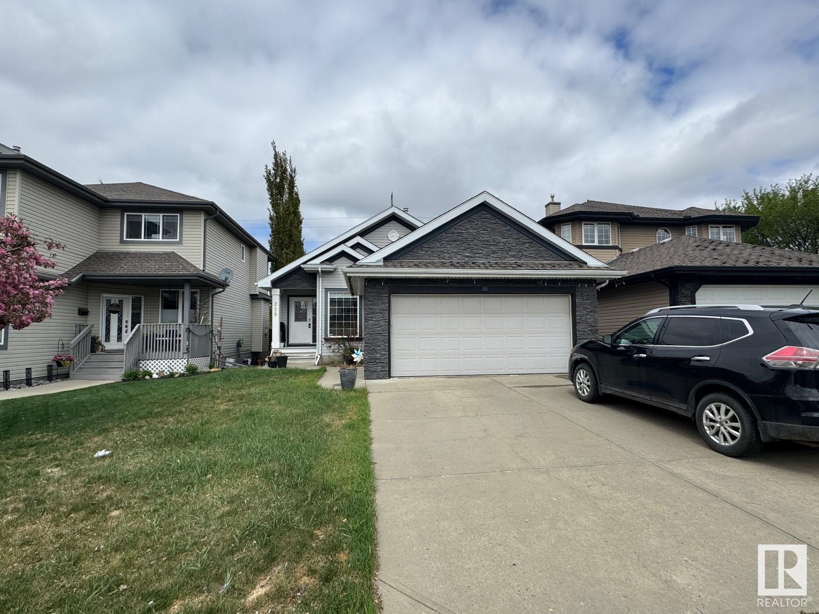258 Hilliard Green, Edmonton