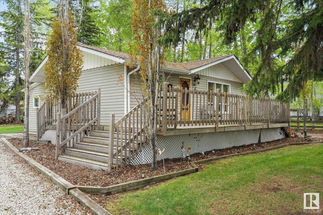 1028-1029 10 Street, Rural Lac Ste. Anne County